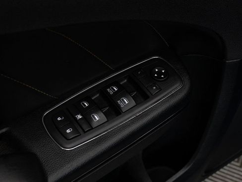 Used 2018 Dodge Charger R/T RWD image 16