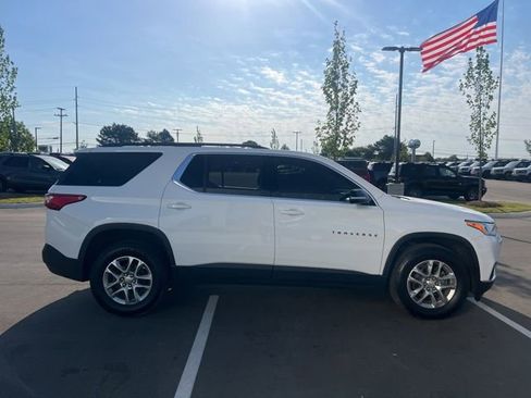 Used 2020 Chevrolet Traverse LT FWD image 4