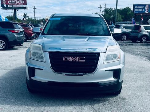 Used 2017 GMC Terrain SLE FWD image 1