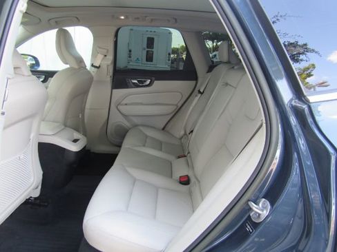 Used 2023 Volvo XC60 B5 Plus w/ Protection Package Premier image 19