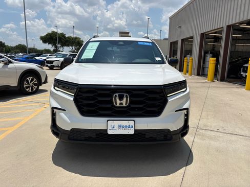 Certified 2024 Honda Pilot Sport image 3