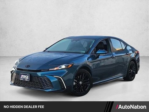 Used 2025 Toyota Camry SE w/ Convenience Package FWD image 1