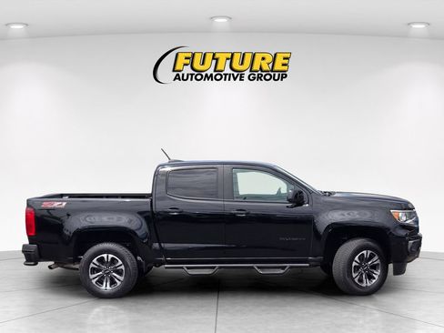 Used 2022 Chevrolet Colorado Z71 AWD/4WD image 3