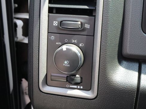 Used 2018 RAM 5500 Tradesman w/ Payload Upgrade Package AWD/4WD image 40