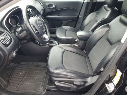 Used 2018 Jeep Compass Latitude FWD image 5
