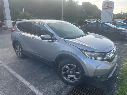 Used 2017 Honda CR-V EX image 2