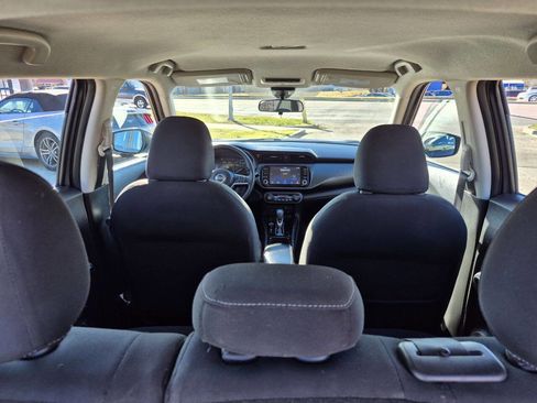 Used 2021 Nissan Kicks SV image 11