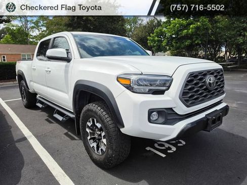 Used 2020 Toyota Tacoma TRD Off-Road w/ TRD Premium Off Road Package AWD/4WD image 3