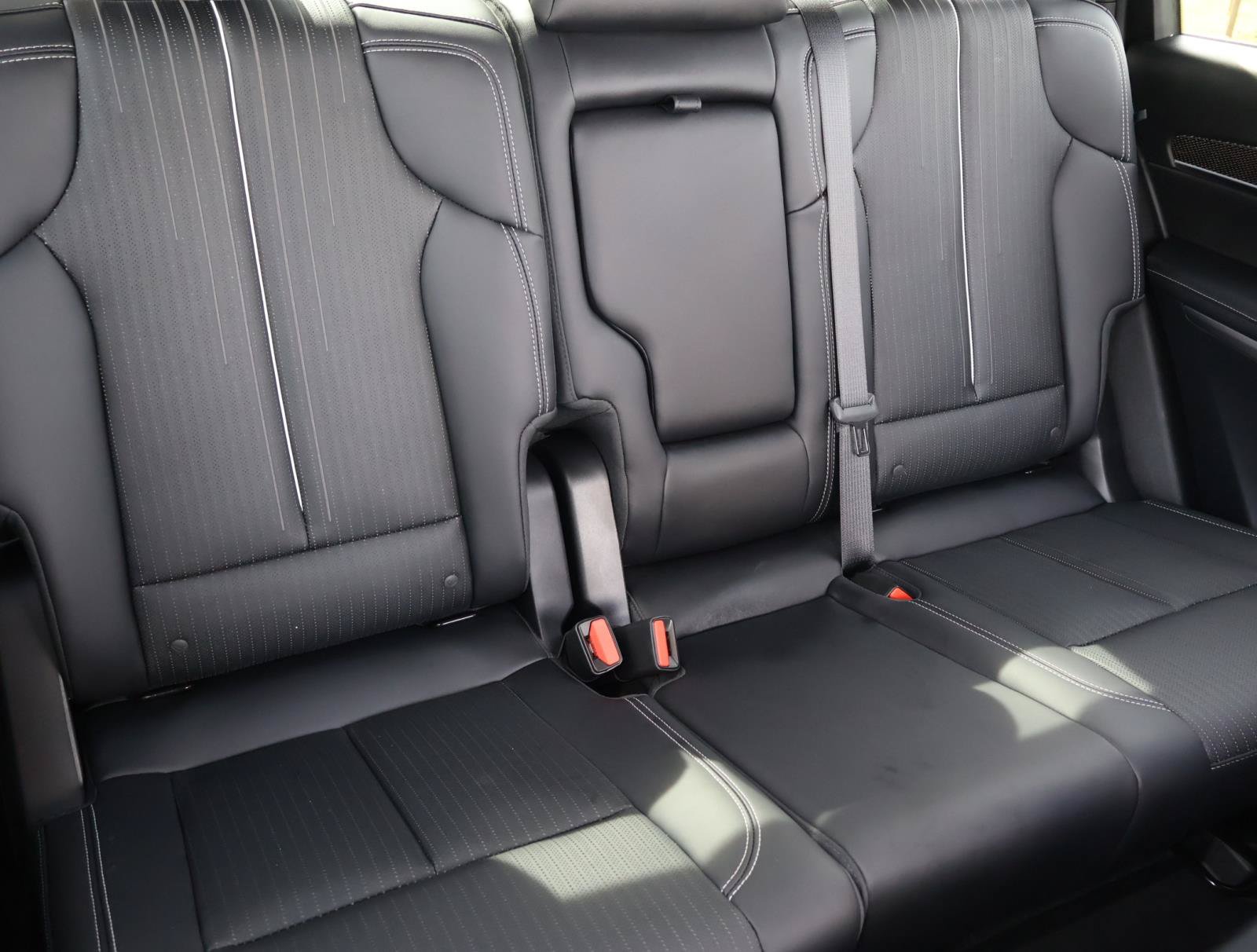 Certified 2027 Cadillac Vistiq Luxury w/ LPO, Floor Liner Package AWD/4WD image 26