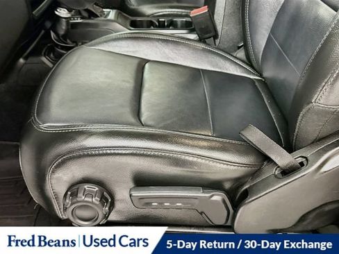 Used 2022 Jeep Wrangler Unlimited Sahara AWD/4WD image 26