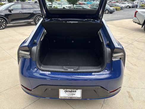 Used 2024 Toyota Prius Prime FWD image 31
