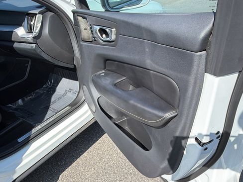 Used 2019 Volvo XC60 T5 R-Design w/ Protection Package FWD image 19