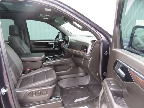Used 2025 Chevrolet Suburban Z71 w/ Z71 Off-Road Package AWD/4WD image 24