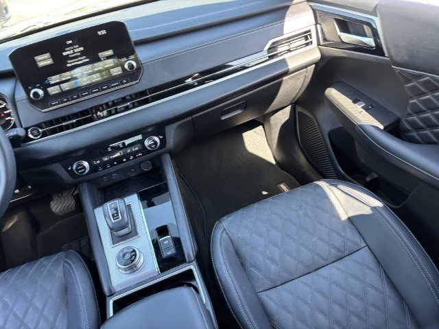Used 2024 Mitsubishi Outlander SEL FWD image 16