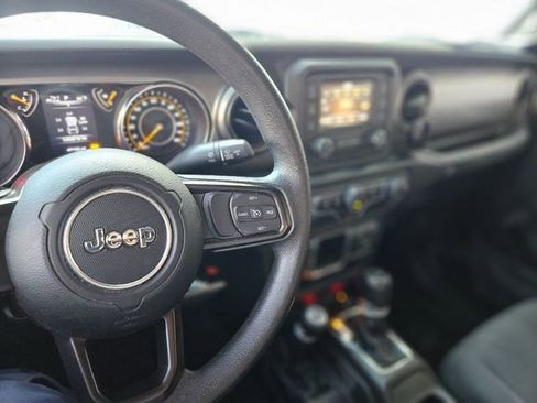 Used 2021 Jeep Wrangler Sport image 17