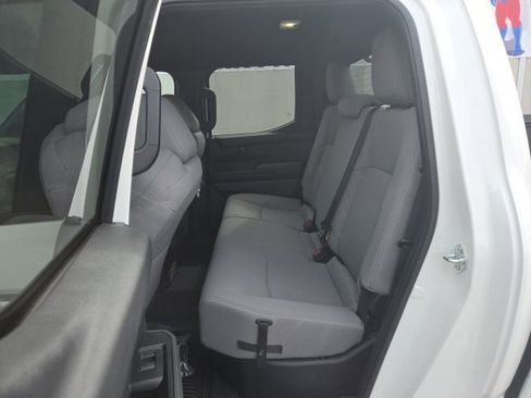 Used 2025 Toyota Tacoma SR5 AWD/4WD image 16
