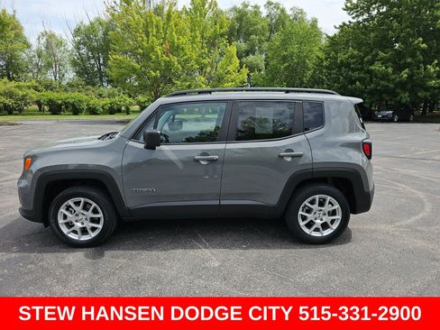 Used 2022 Jeep Renegade Latitude w/ Convenience Group AWD/4WD image 1