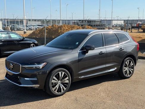 Used 2022 Volvo XC60 B5 Inscription w/ Advanced Package image 2