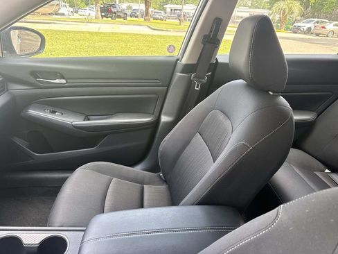 Used 2025 Nissan Altima 2.5 SV FWD image 27