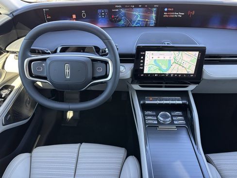 New 2026 Lincoln Nautilus Reserve image 3