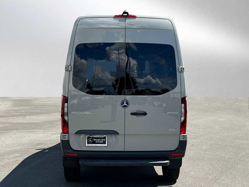 Used 2026 Mercedes-Benz Sprinter 2500 image 4