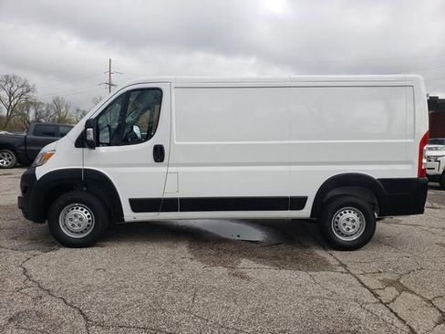 Used 2025 RAM ProMaster 2500 w/ Convenience Group image 7