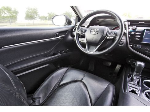 Used 2018 Toyota Camry XSE w/ Driver Assist Package FWD image 11
