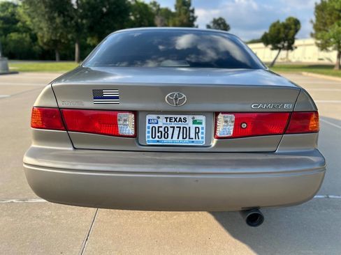 Used 2001 Toyota Camry LE FWD image 7