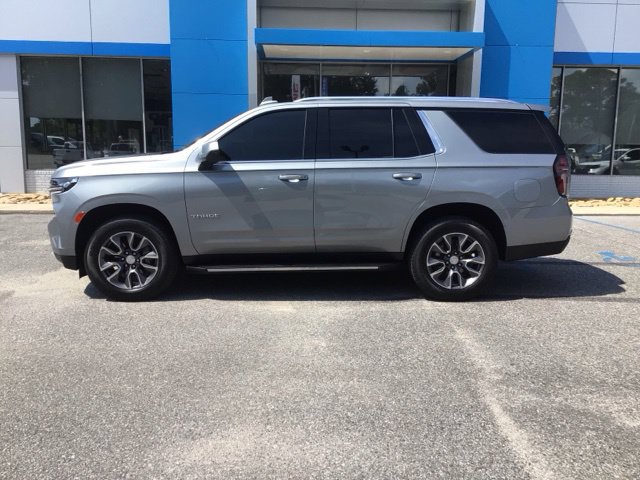 Used 2024 Chevrolet Tahoe LT RWD image 2