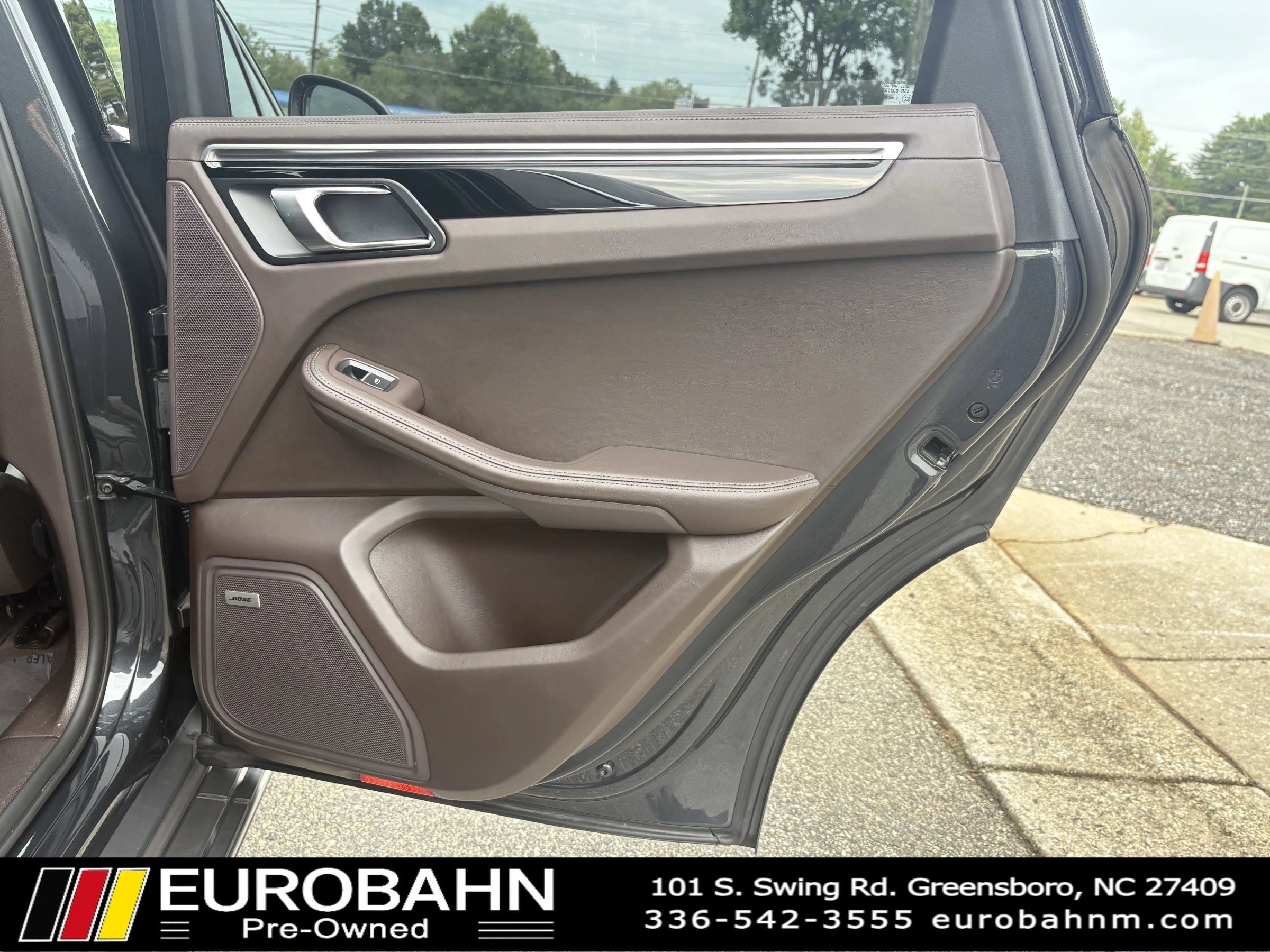 Used 2021 Porsche Macan S AWD/4WD image 14