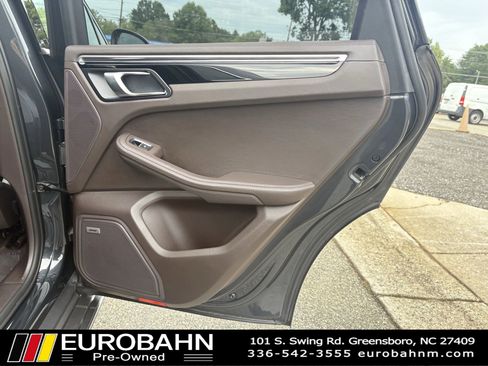 Used 2021 Porsche Macan S AWD/4WD image 14