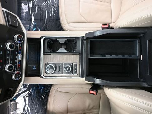Used 2024 Ford Expedition Limited image 37