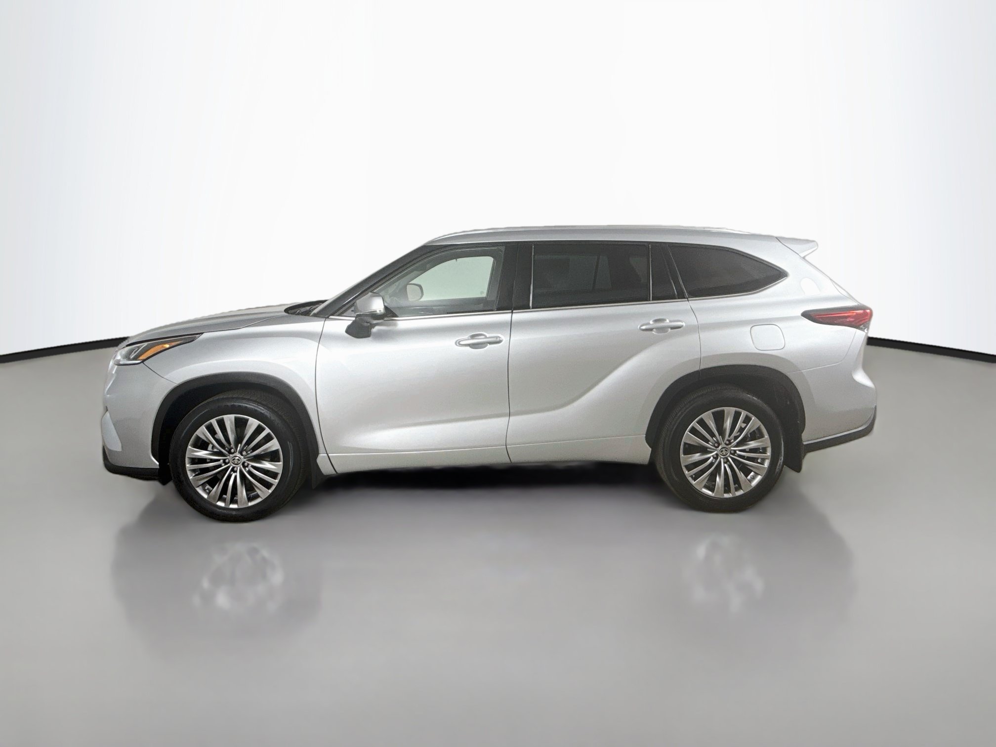 Used 2022 Toyota Highlander Limited AWD/4WD image 4