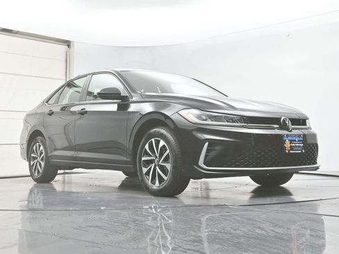 Used 2025 Volkswagen Jetta S FWD image 29