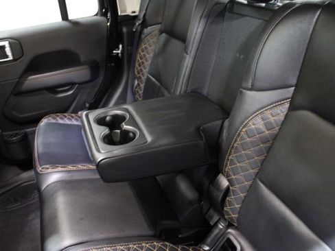 Used 2023 Jeep Gladiator Overland AWD/4WD image 22