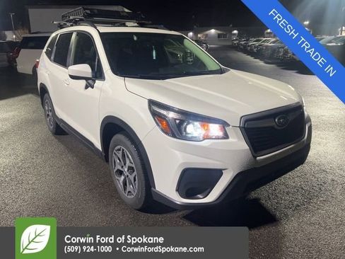 Used 2020 Subaru Forester Premium image 1