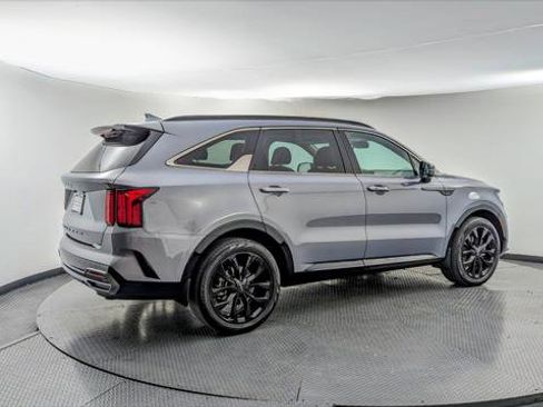 Used 2022 Kia Sorento SX image 8