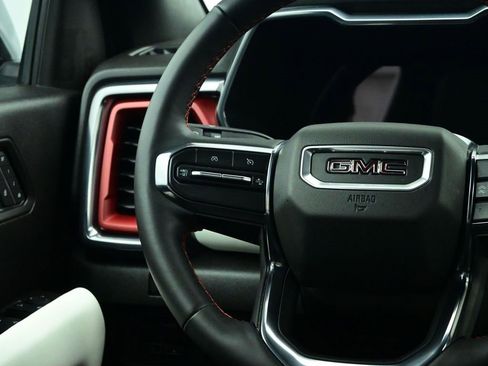 Used 2024 GMC Canyon AT4X image 10