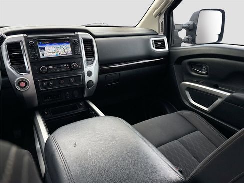 Used 2017 Nissan Titan SV RWD image 27