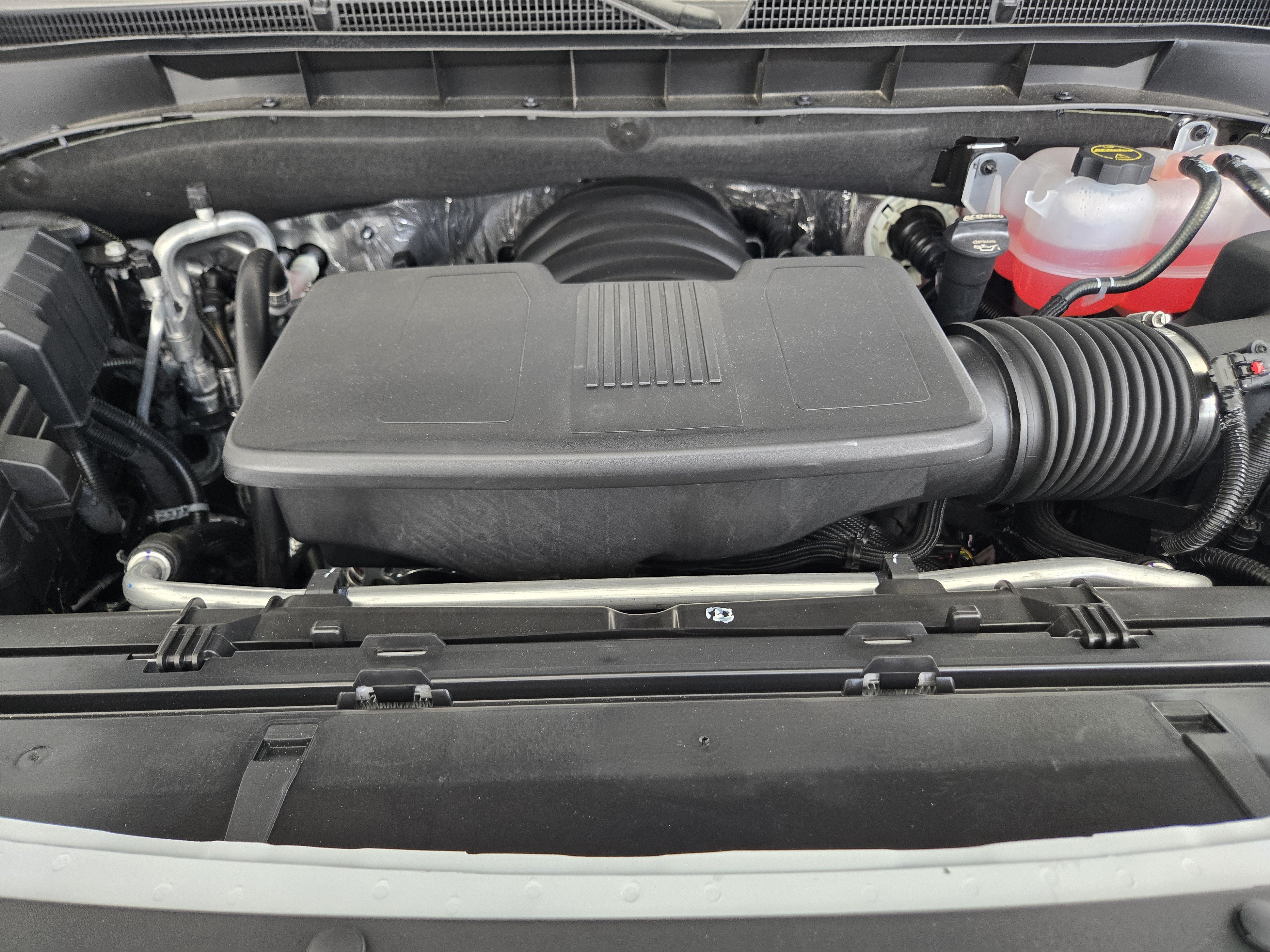 New 2026 GMC Yukon AT4 w/ AT4 Premium Package AWD/4WD image 24