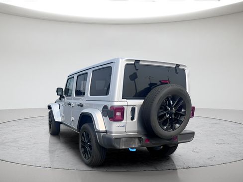 Used 2024 Jeep Wrangler Unlimited Sahara AWD/4WD image 6