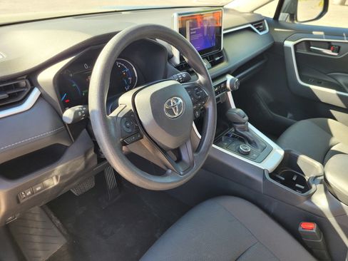 Used 2025 Toyota RAV4 XLE AWD/4WD image 14