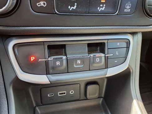 Used 2024 GMC Terrain SLE image 13