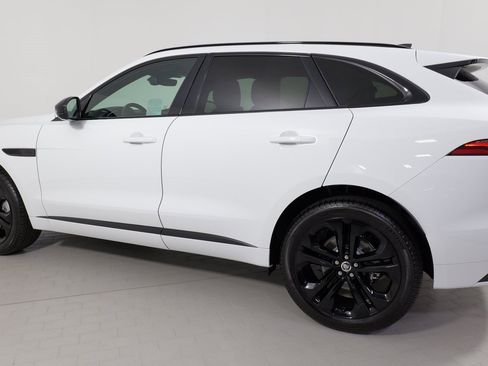 Used 2025 Jaguar F-PACE R-Dynamic S image 30