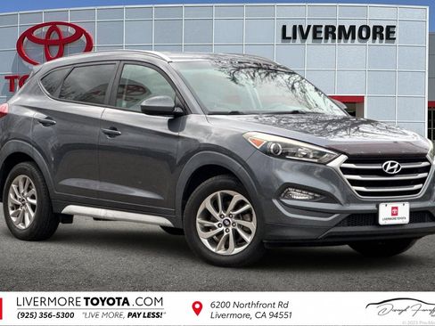 Used 2017 Hyundai Tucson SE image 1