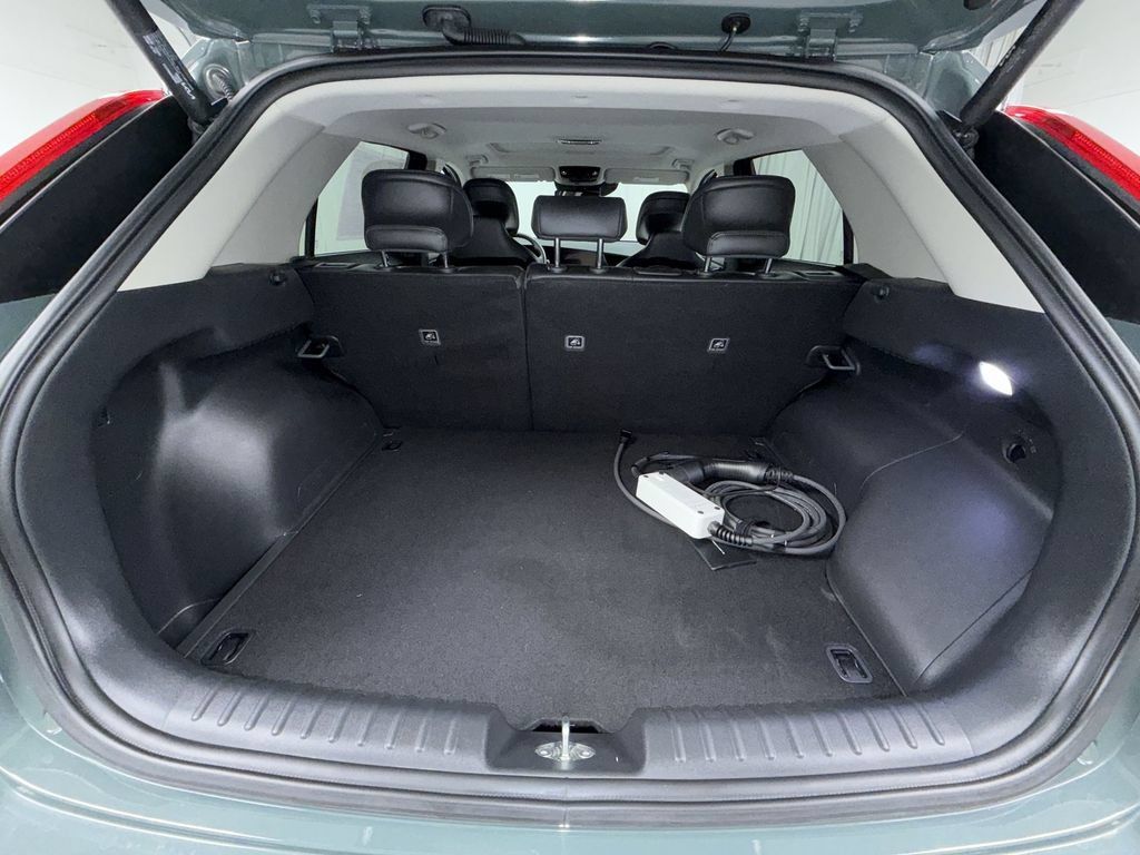 Used 2024 Kia Niro SX Touring FWD image 16