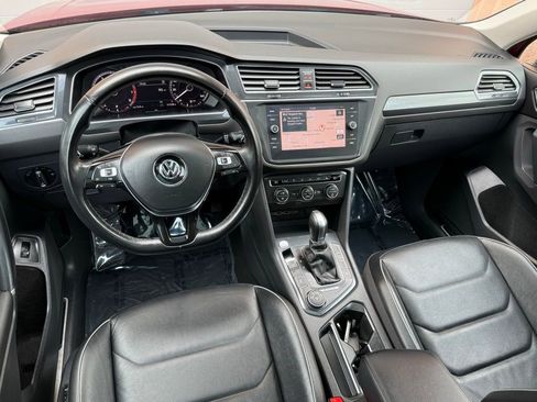 Used 2018 Volkswagen Tiguan SEL Premium image 30