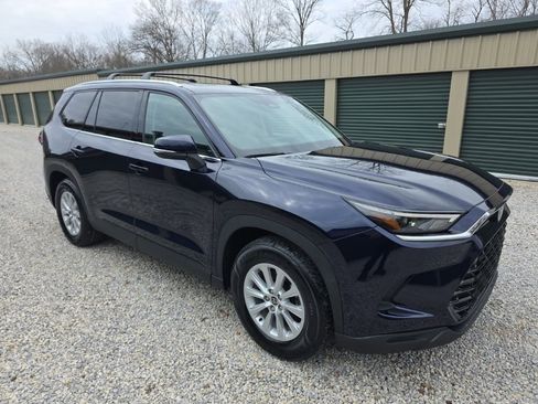 Certified 2024 Toyota Grand Highlander XLE image 9