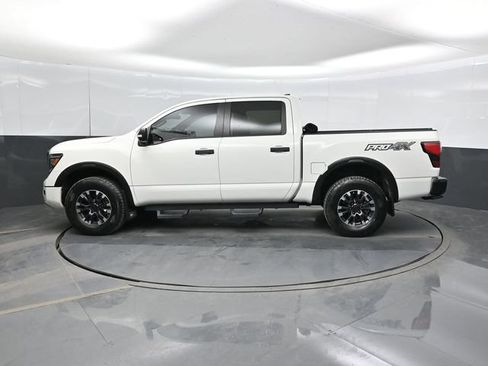 Used 2023 Nissan Titan PRO-4X w/ Pro-4x Convenience Package AWD/4WD image 10
