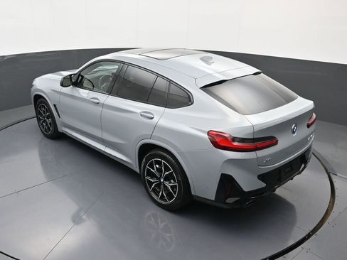 Used 2025 BMW X4 M40i AWD/4WD image 34